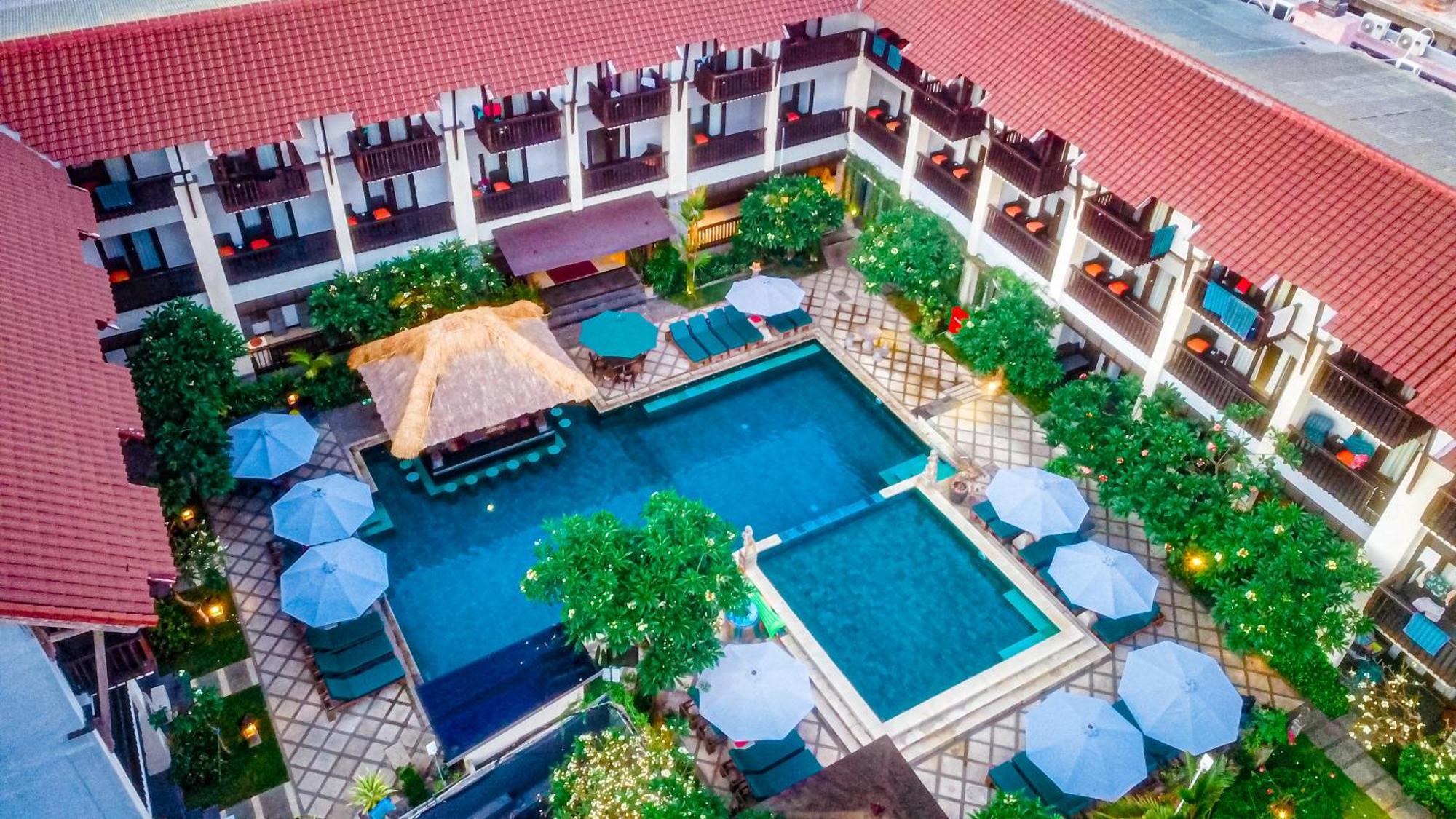 The Lokha Legian Resort & Spa Bagian luar foto