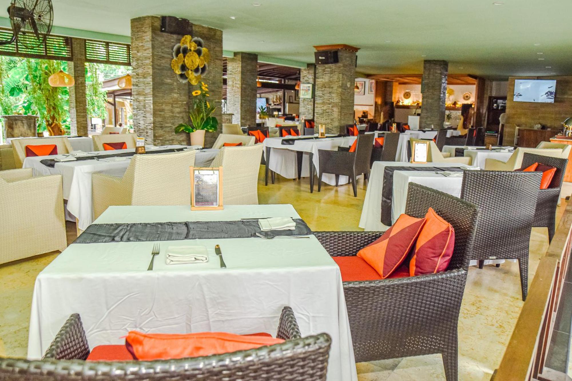 The Lokha Legian Resort & Spa Bagian luar foto