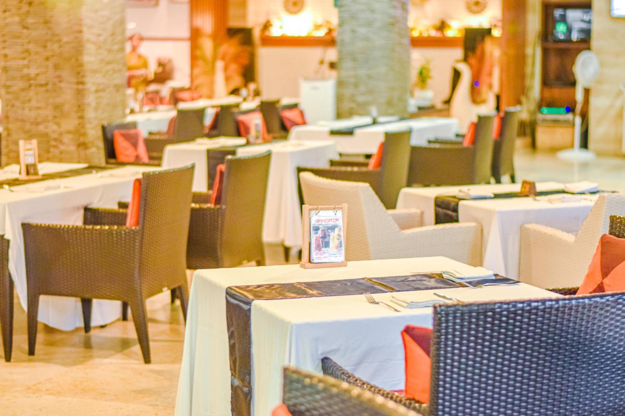 The Lokha Legian Resort & Spa Bagian luar foto
