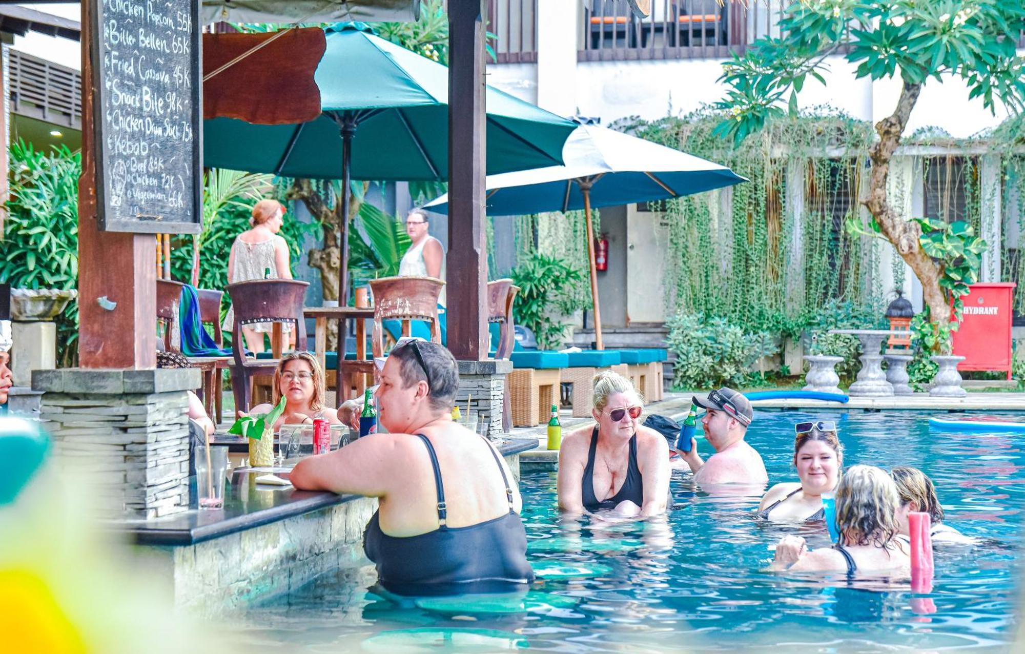 The Lokha Legian Resort & Spa Bagian luar foto