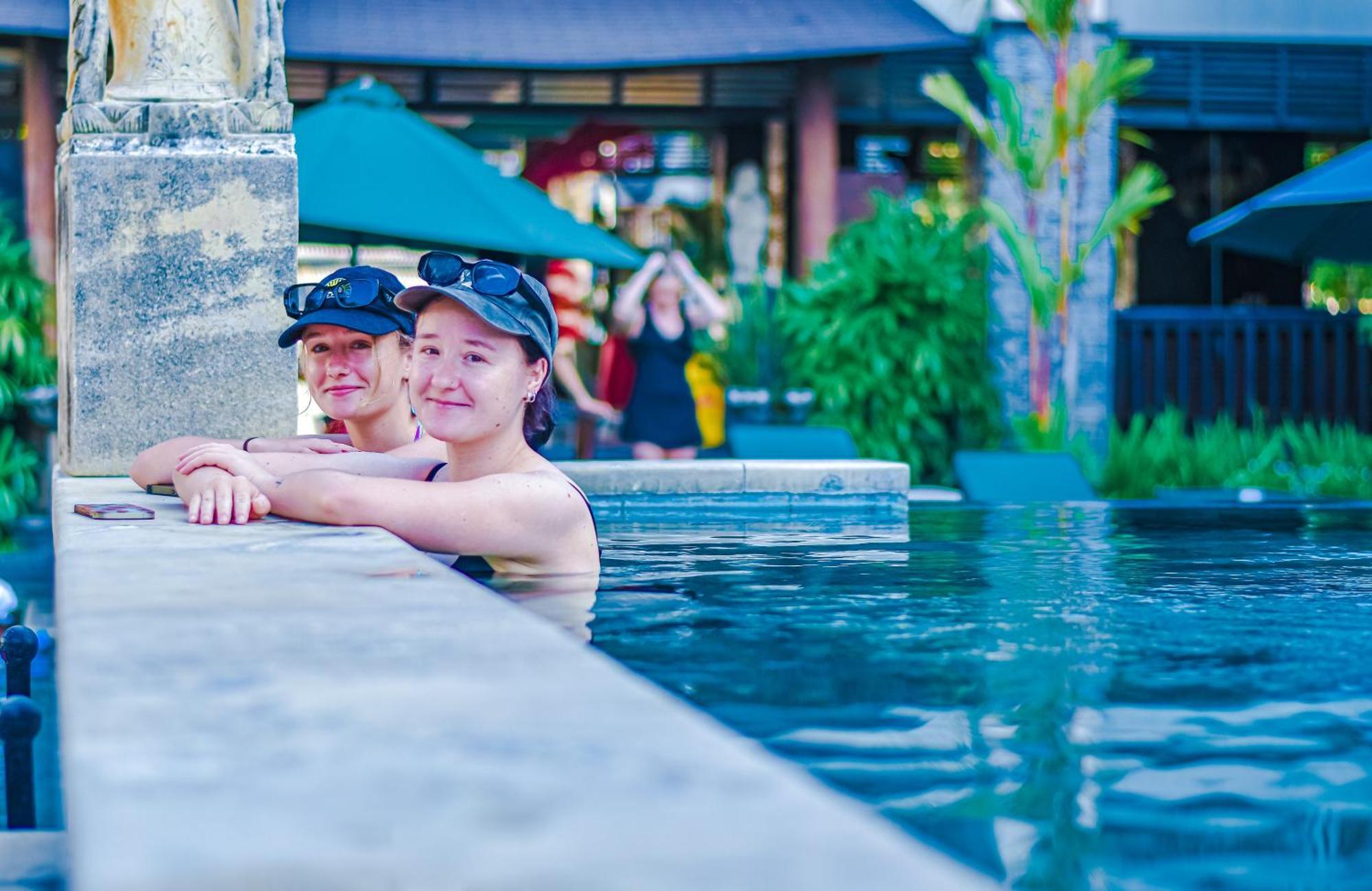 The Lokha Legian Resort & Spa Bagian luar foto
